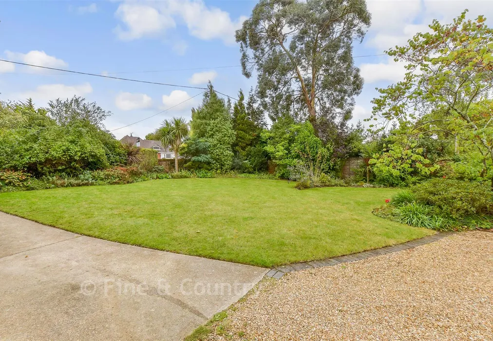 Front Garden - Fishbourne Lane, Fishbourne, Isle of Wight - Wards of Kent