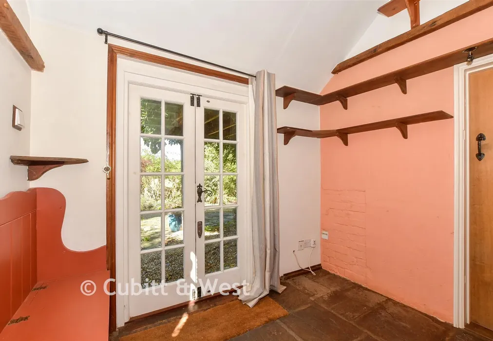 Boot Room - Church Street, Rudgwick, West Sussex - Wards of Kent