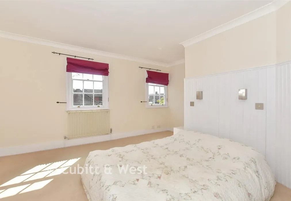 Bedroom 1 - Church Street, Rudgwick, West Sussex - Wards of Kent