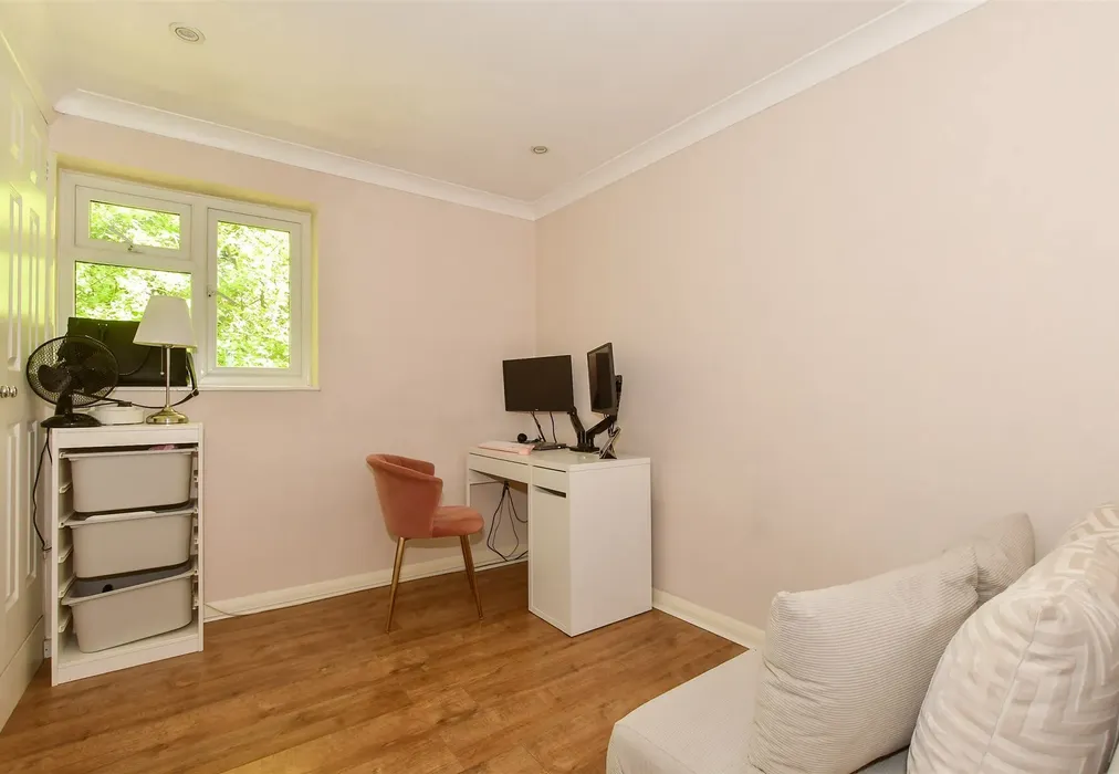 Bedroom 2 - Succombs Hill, Warlingham, Surrey - Wards of Kent