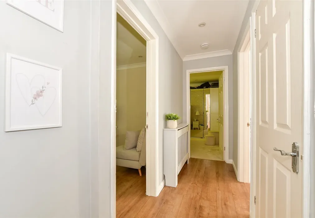 Hallway - Succombs Hill, Warlingham, Surrey - Wards of Kent