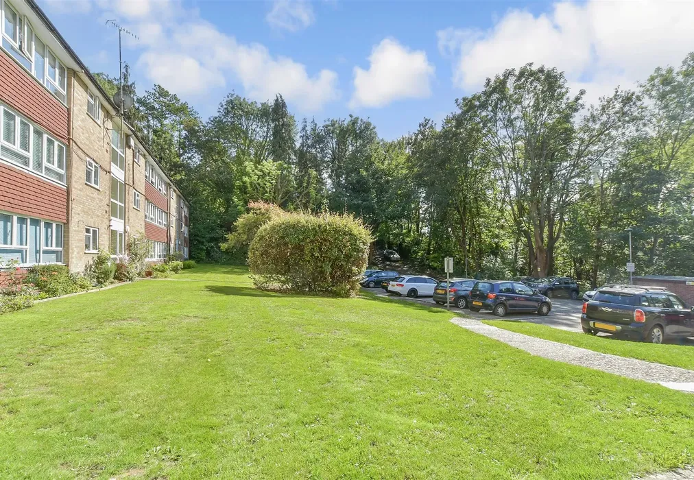 Surrounding Area - Succombs Hill, Warlingham, Surrey - Wards of Kent