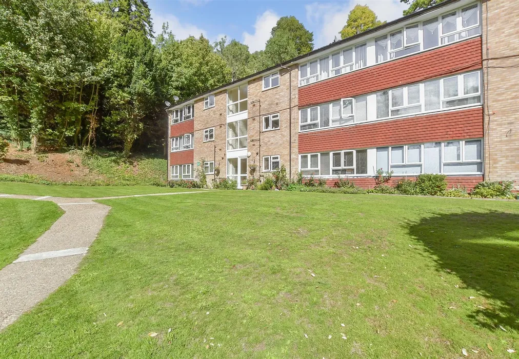 Surrounding Area - Succombs Hill, Warlingham, Surrey - Wards of Kent