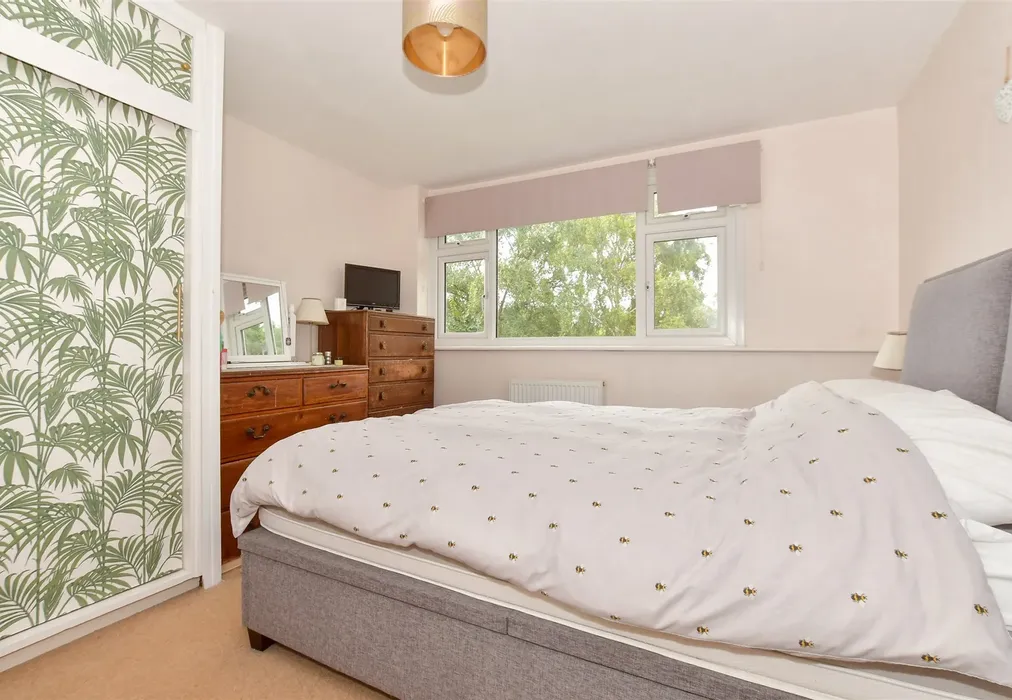 Bedroom 1 - St. Mildred's Court, Walmer, Deal, Kent - Wards of Kent