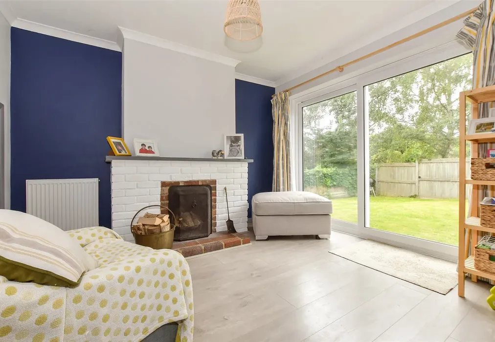 Lounge - St. Mildred's Court, Walmer, Deal, Kent - Wards of Kent