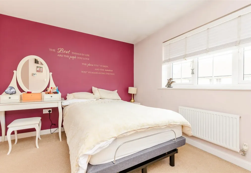 Bedroom 1 - Laurence Rise, Dartford, Kent - Wards of Kent
