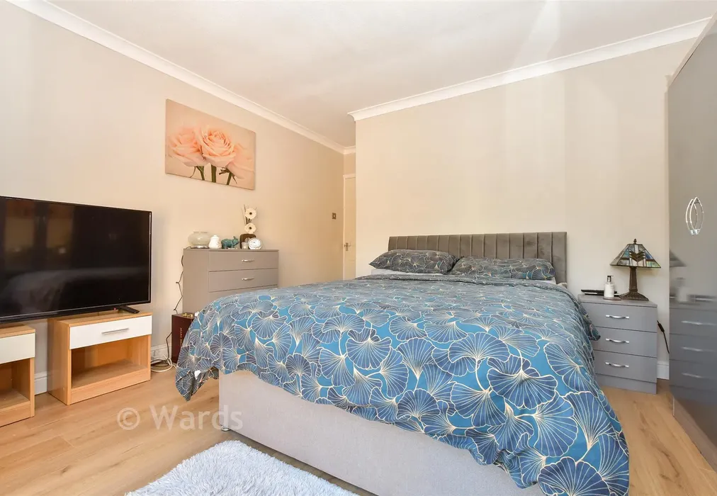 Bedroom 1 - Blackburn Road, Greenhill, Herne Bay, Kent - Wards of Kent