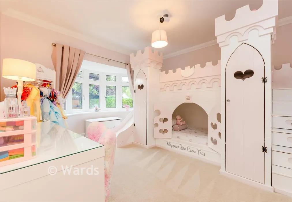 Bedroom 2 - The Grove, West Kingsdown, Sevenoaks, Kent - Wards of Kent