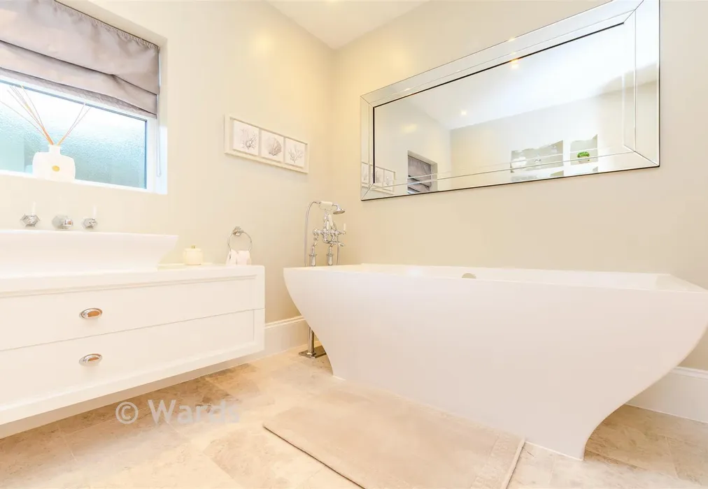 Bathroom - The Grove, West Kingsdown, Sevenoaks, Kent - Wards of Kent