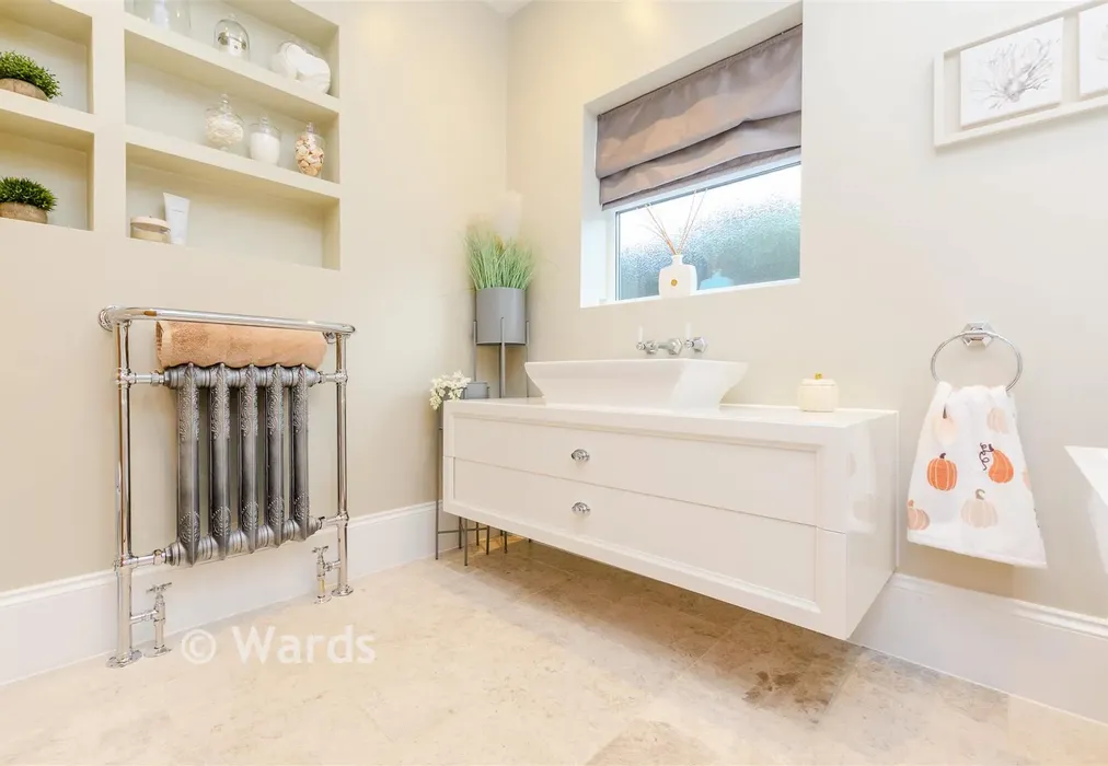 Bathroom - The Grove, West Kingsdown, Sevenoaks, Kent - Wards of Kent