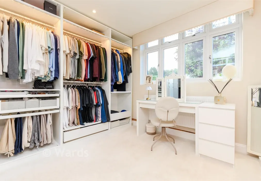 Dressing Room - The Grove, West Kingsdown, Sevenoaks, Kent - Wards of Kent