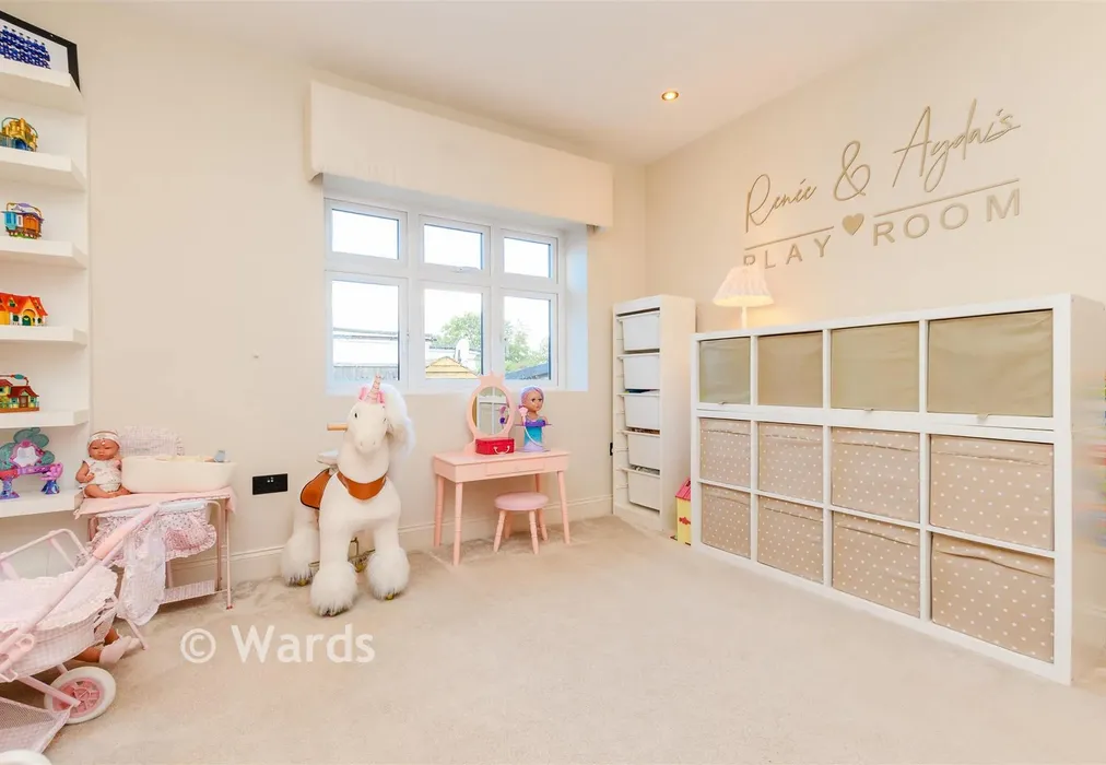 Bedroom 3 - The Grove, West Kingsdown, Sevenoaks, Kent - Wards of Kent