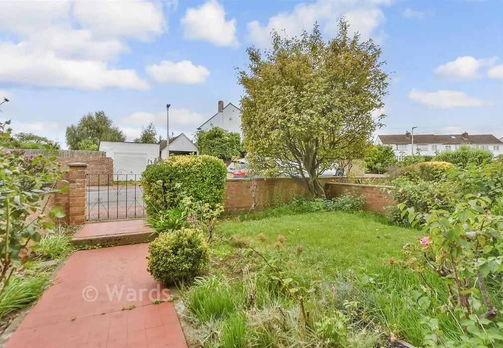 Front Garden - Hunters Way, Darland, Upper Gillingham, Kent - Wards of Kent