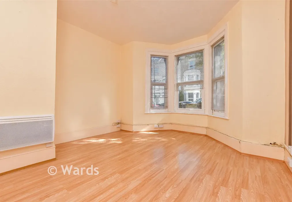 Flat 1 Lounge - Gordon Road, Margate, Kent - Wards of Kent