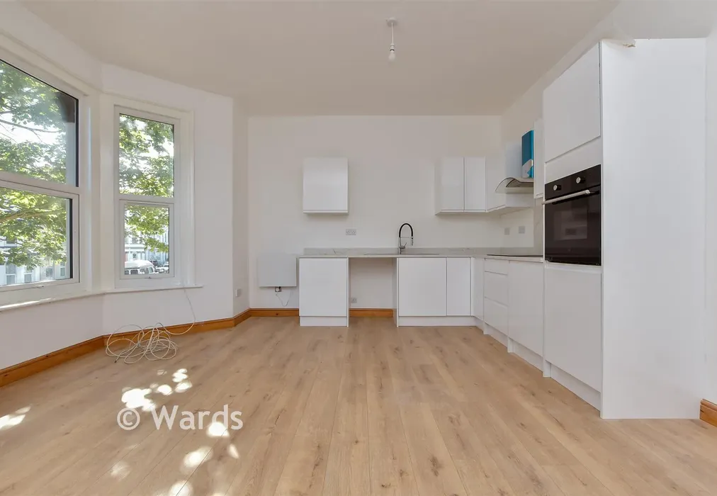 Flat 2 Kitchen / Lounge - Gordon Road, Margate, Kent - Wards of Kent