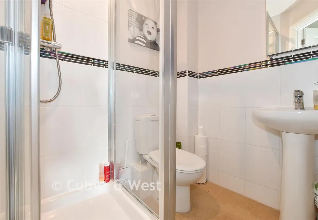 En-Suite - Quinta Mews, Pease Pottage, Crawley, West Sussex - Wards of Kent