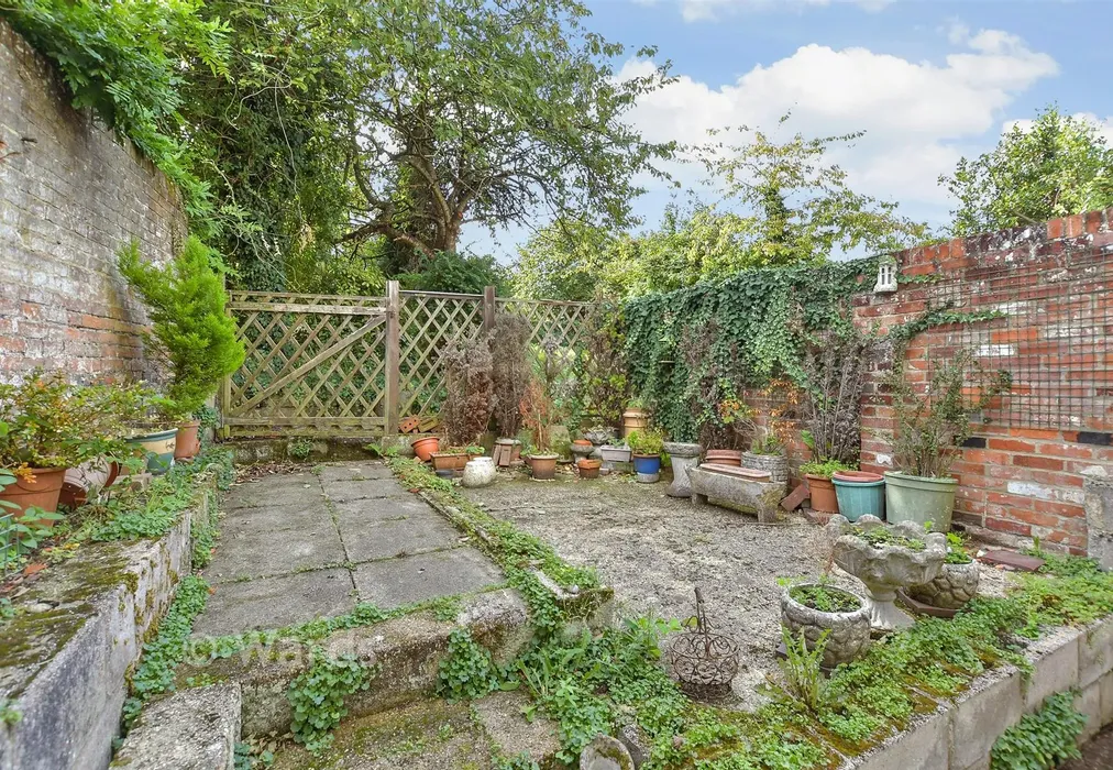 Rear Garden - Whitstable Road, Canterbury, Kent - Wards of Kent