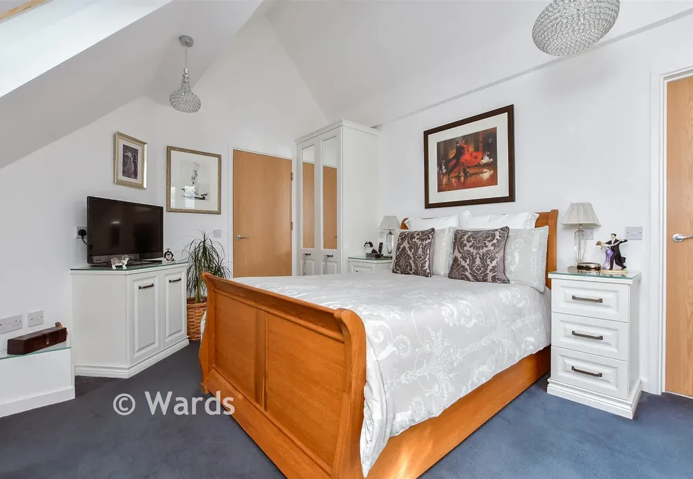 Bedroom 1 - Harold Road, Birchington, Kent - Wards of Kent