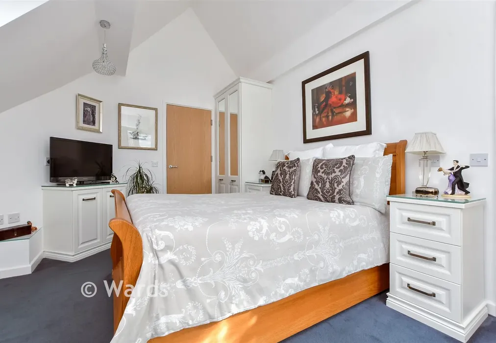 Bedroom 1 - Harold Road, Birchington, Kent - Wards of Kent