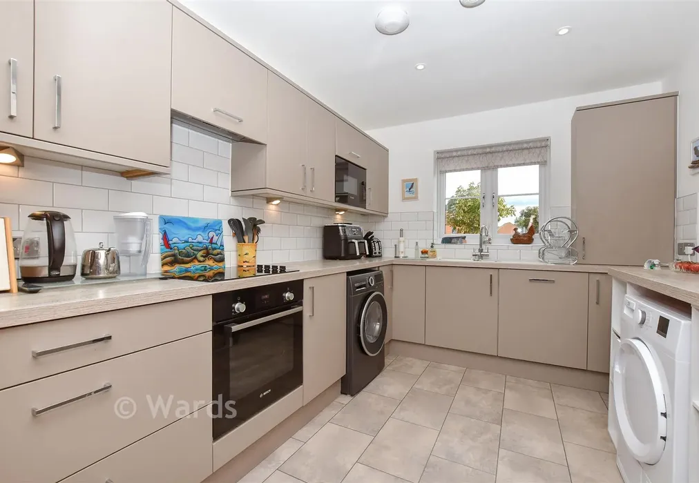Kitchen - Quinn Close, Deal, Kent - Wards of Kent