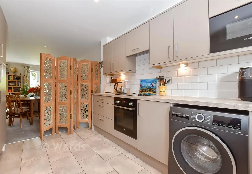 Kitchen - Quinn Close, Deal, Kent - Wards of Kent