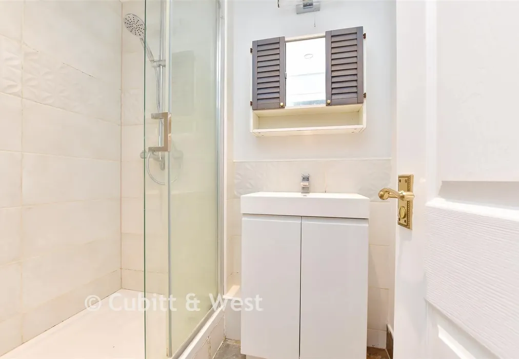 Shower Room - Cavendish Road, Sutton, Surrey - Wards of Kent