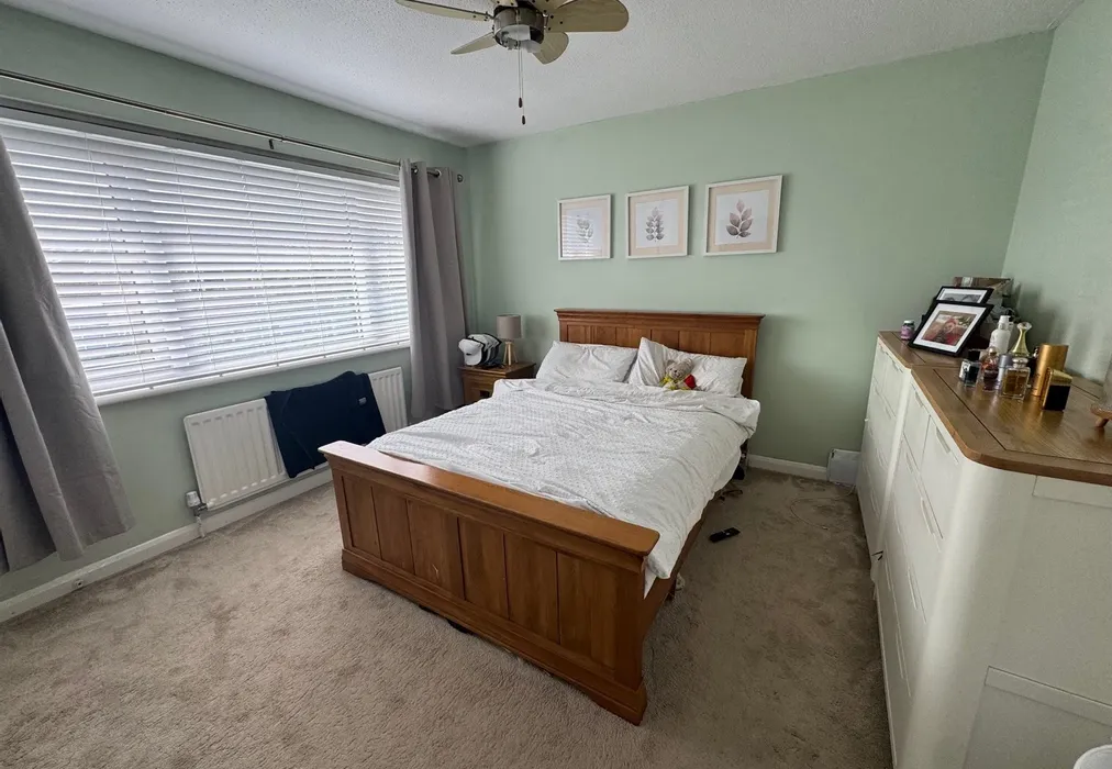 Bed 1 - Witley Walk, Whitfield, Dover, Kent - Wards of Kent