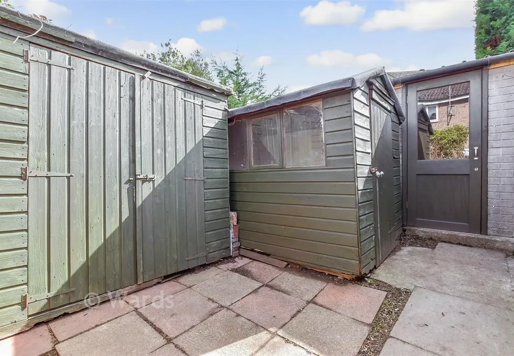 Rear Garden - Barleycorn, Leybourne, West Malling, Kent - Wards of Kent