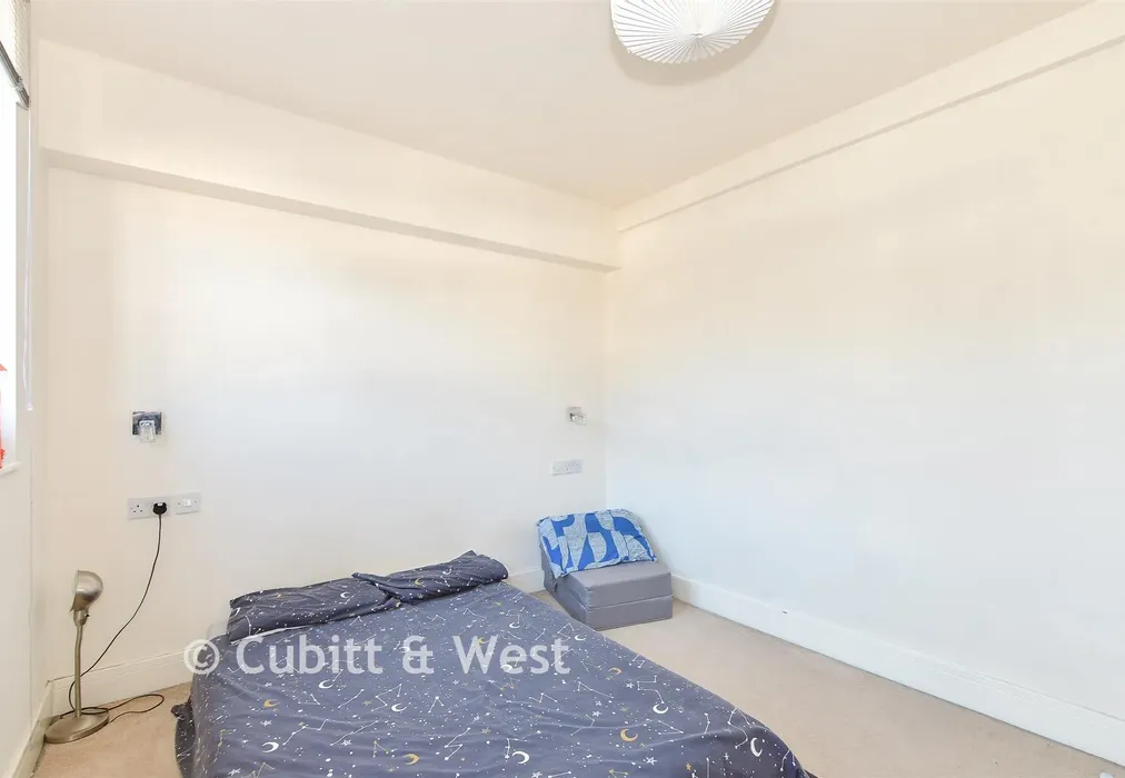 Bedroom - London Road, East Grinstead, West Sussex - Wards of Kent