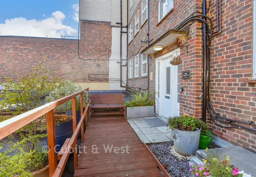 External Lifestyle Photograph - London Road, East Grinstead, West Sussex - Wards of Kent