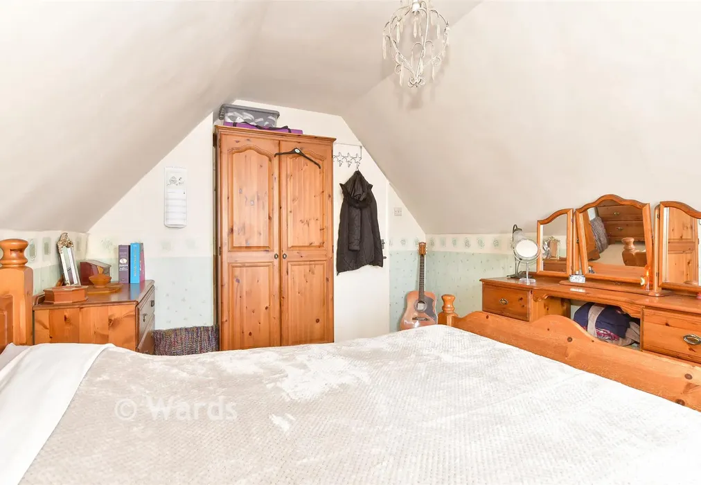 Bedroom 1 - Belgrave Road, Minster-On-Sea, Sheerness, Kent - Wards of Kent