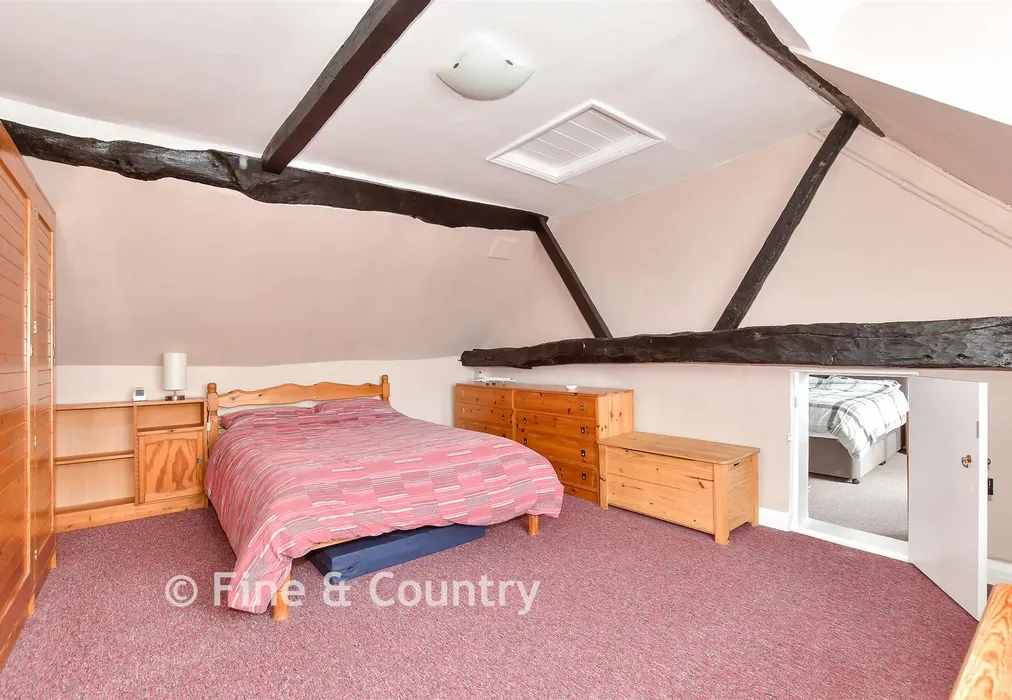 Bedroom 1 - High Street, Fordwich, Canterbury, Kent - Wards of Kent