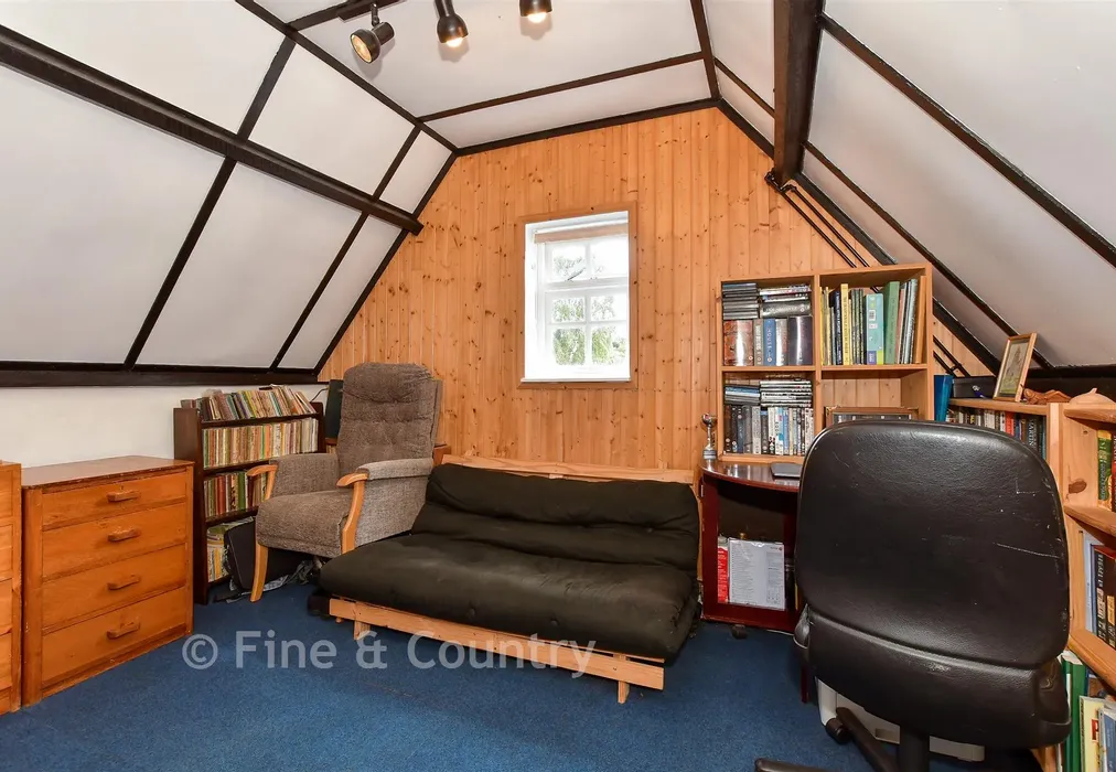 Loft Room - High Street, Fordwich, Canterbury, Kent - Wards of Kent