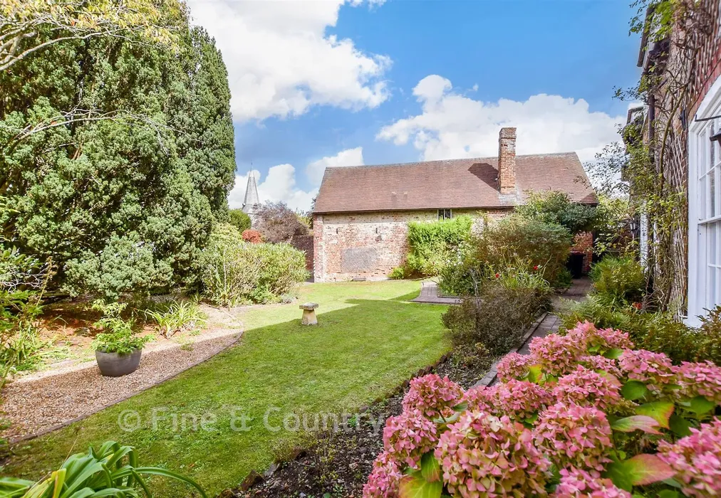 Front Garden - High Street, Fordwich, Canterbury, Kent - Wards of Kent