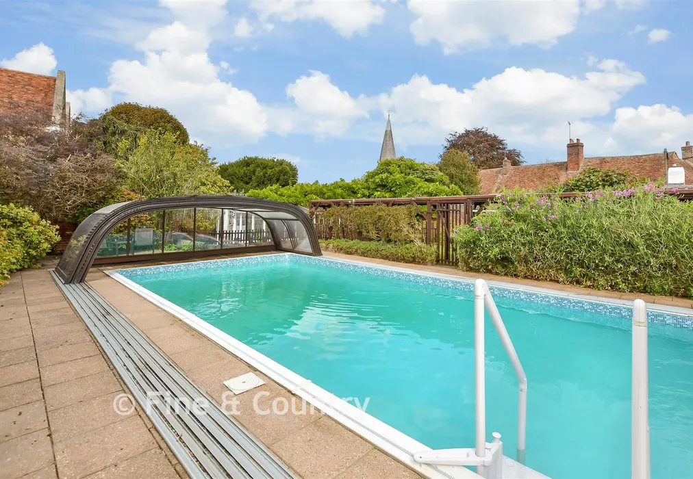 Swimming Pool - High Street, Fordwich, Canterbury, Kent - Wards of Kent