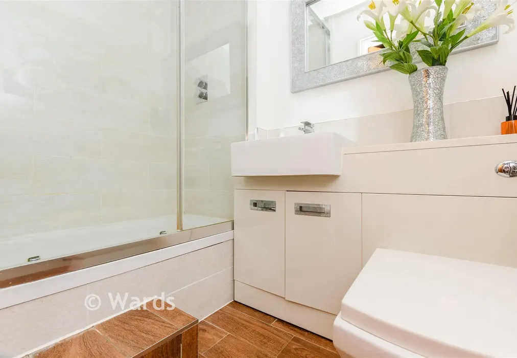 Shower Room - Valley Lane, Culverstone, Meopham, Kent - Wards of Kent