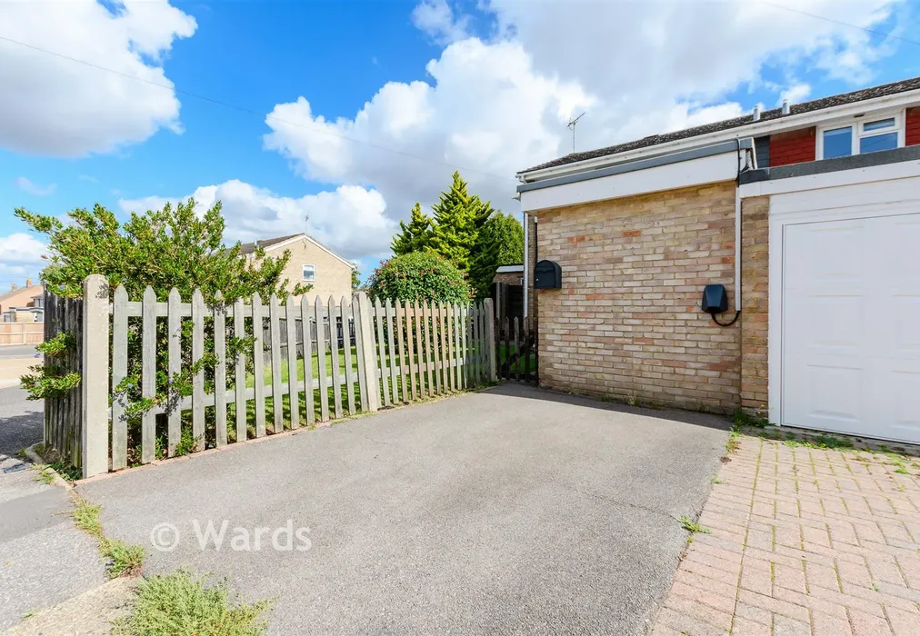 Driveway/Parking - Courtfield Avenue, Lordswood, Chatham, Kent - Wards of Kent