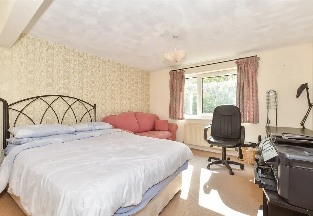 Bedroom 1 - Hillcrest Close, Scaynes Hill, Haywards Heath, West Sussex - Wards of Kent