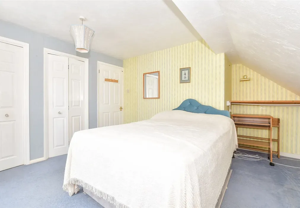 Bedroom 2 - Hillcrest Close, Scaynes Hill, Haywards Heath, West Sussex - Wards of Kent