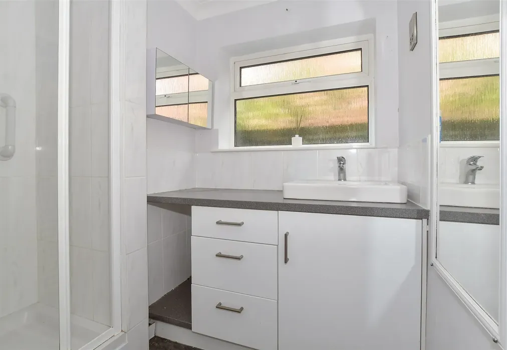 Shower Room - Hillcrest Close, Scaynes Hill, Haywards Heath, West Sussex - Wards of Kent