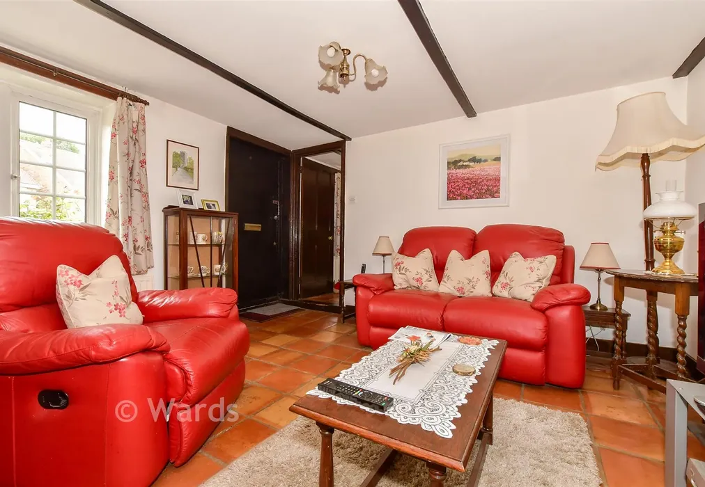 Lounge - Mill Lane, Shepherdswell, Kent - Wards of Kent