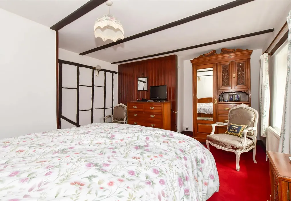 Bedroom 1 - Mill Lane, Shepherdswell, Kent - Wards of Kent