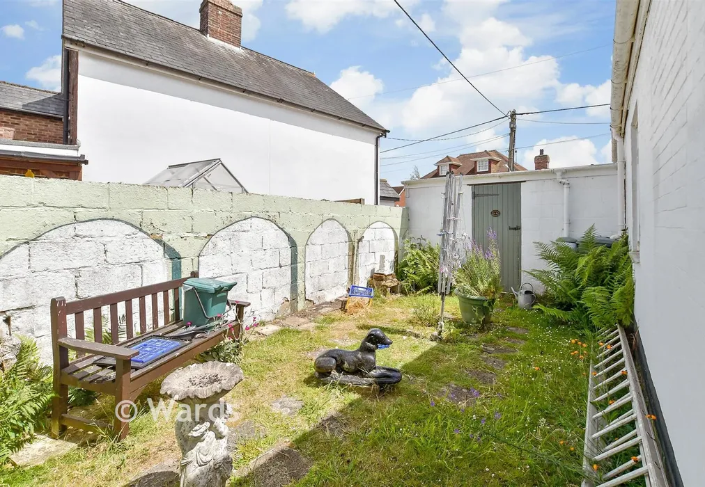 Side Garden - Mill Lane, Shepherdswell, Kent - Wards of Kent