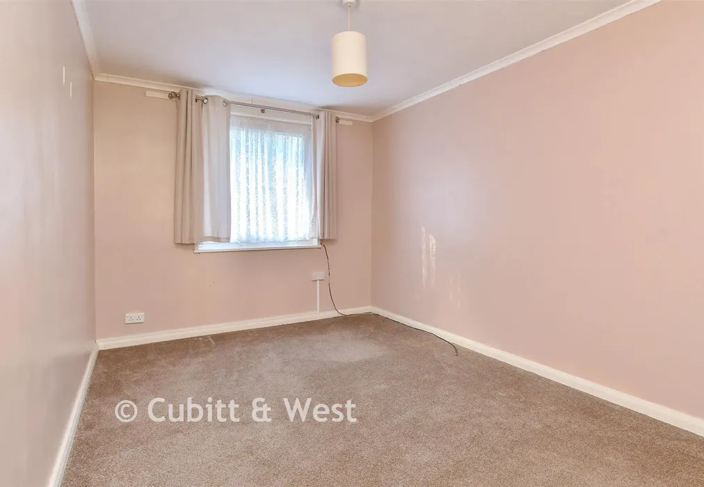 Bedroom 1 - Burstead Close, Hollingdean, Brighton, East Sussex - Wards of Kent