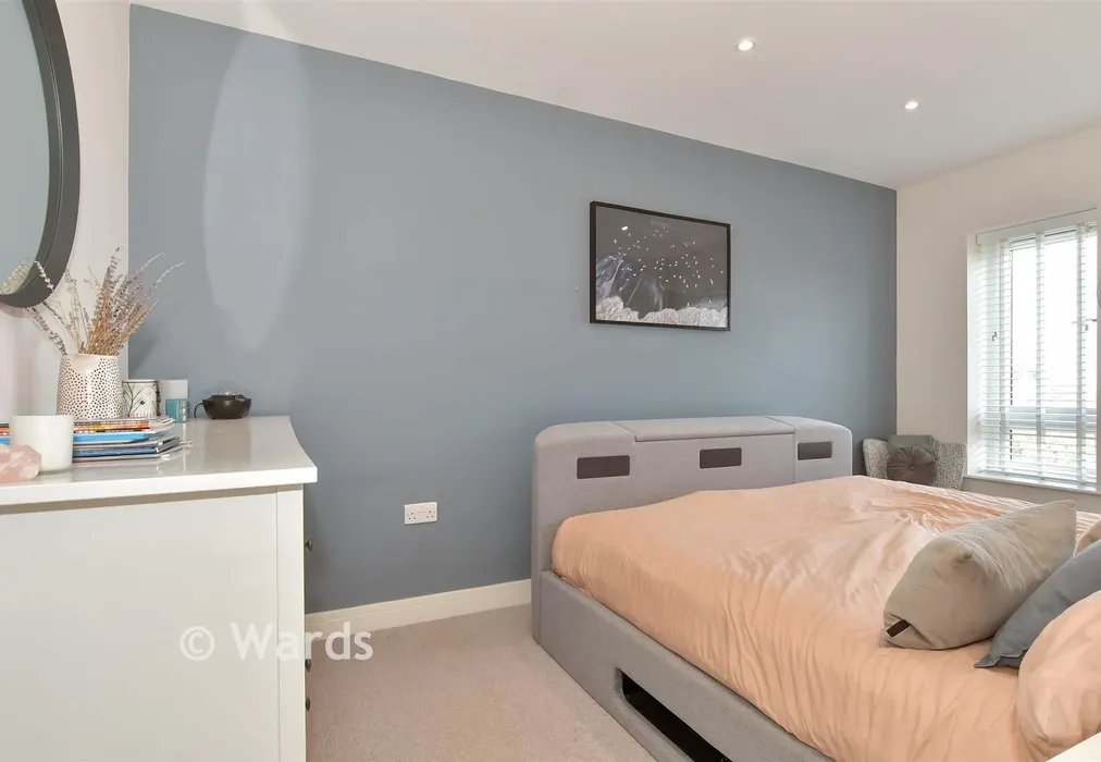Bedroom 1 - Commodores Close, Minster-On-Sea, Sheerness, Kent - Wards of Kent