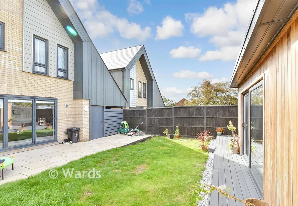 Rear Garden - Commodores Close, Minster-On-Sea, Sheerness, Kent - Wards of Kent