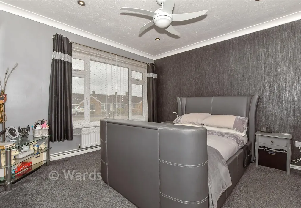 Bedroom 1 - Linton Gore, Coxheath, Maidstone, Kent - Wards of Kent