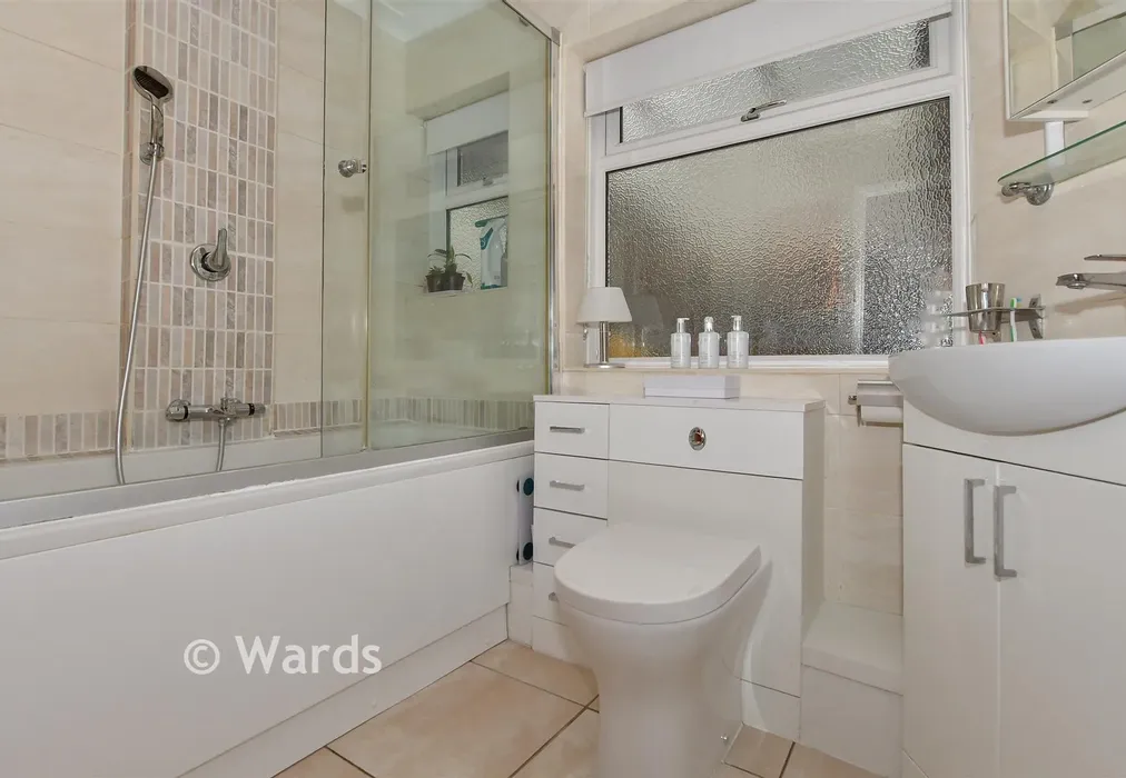Bathroom - Linton Gore, Coxheath, Maidstone, Kent - Wards of Kent