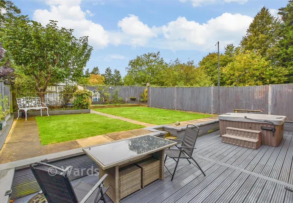 Rear Garden - Linton Gore, Coxheath, Maidstone, Kent - Wards of Kent