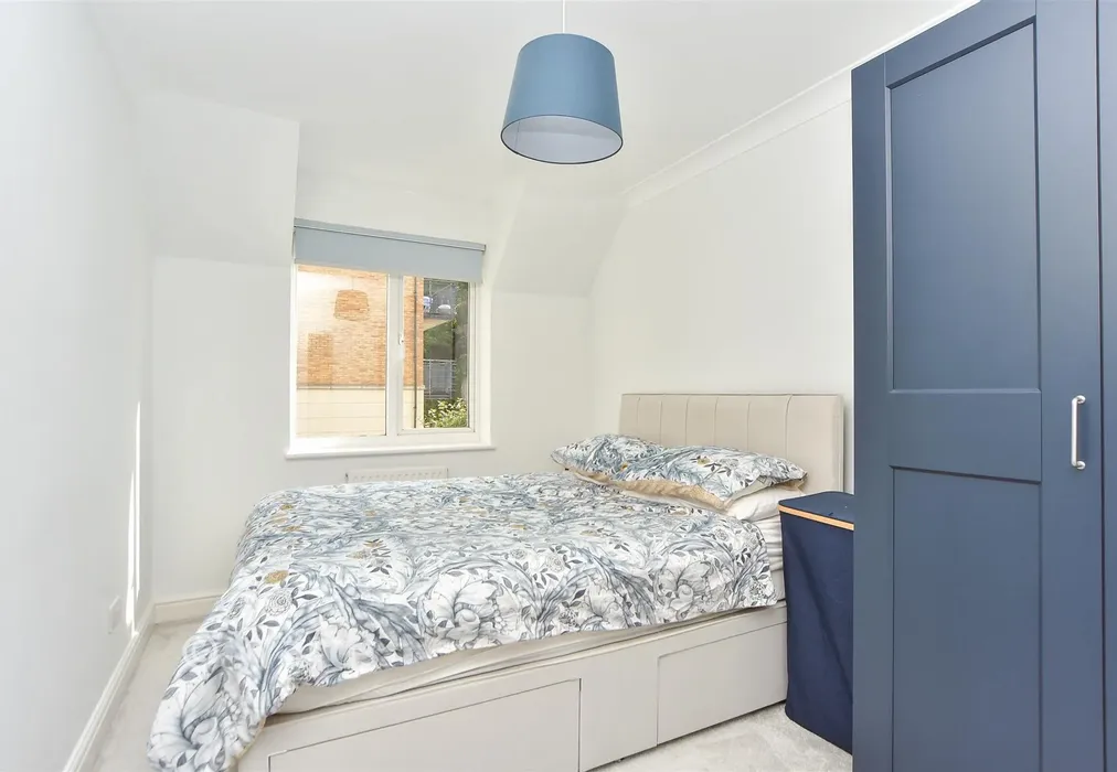 Bedroom 2 - Keating Close, The Esplanade, Rochester, Kent - Wards of Kent